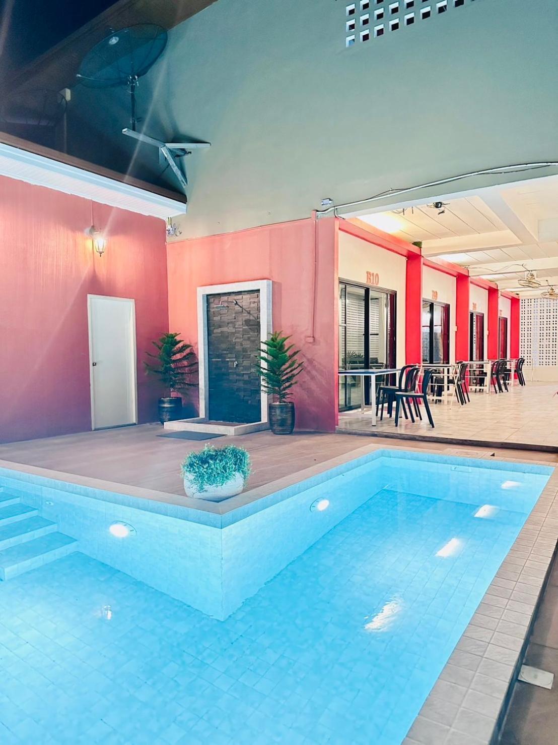 Virawan Home Villa ที่พักเกาะล้าน Exteriér fotografie